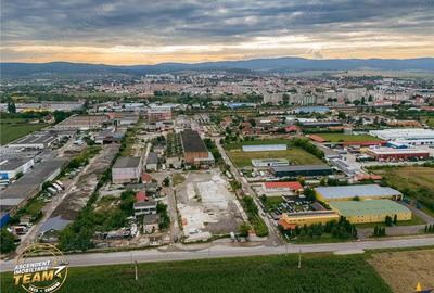 Teren de 4600 mp, în Central - 8