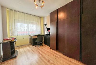 Apartament cu 3 camere decomandat, mobilat în Moroasa 1 - 1