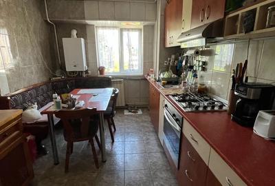 Apartament cu 4 camere decomandat în Central - 2