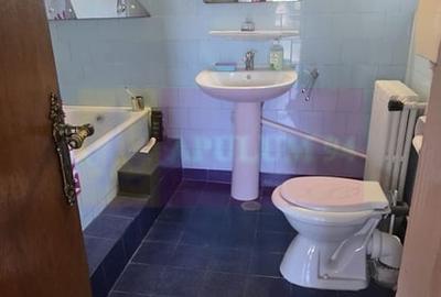 Casă cu 6 camere în Central