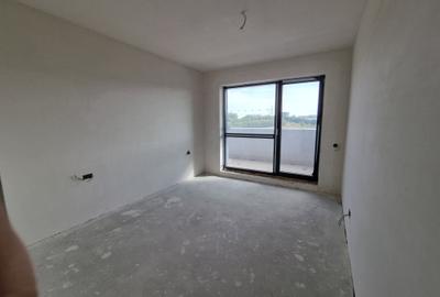 De Vanzare: Apartament cu 4 camere pe 2 nivele - 11