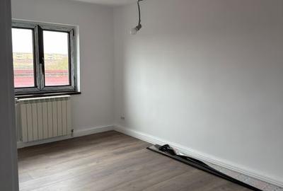 Apartament cu 3 camere decomandat în Central - 2