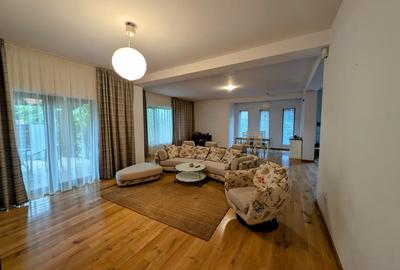 Mogosoaia-centru pe colt,teren 500mp,1 min de parc,mob/utilata,lux,5 camere