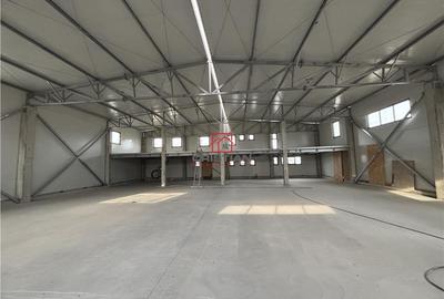 Spațiu comercial, de 600 mp, în Central - 4