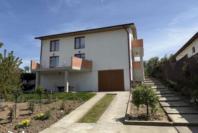 Casă cu 5 camere cu Teren 1175 Mp în Central