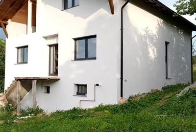 Casă cu 6 camere cu Canalizare în Nord-Est - 14