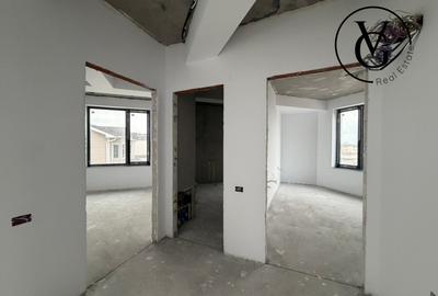 Casă individuală cu 4 camere cu Canalizare în Palazu Mare
