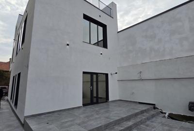 Birou, de 160 mp, în Universitate - 1