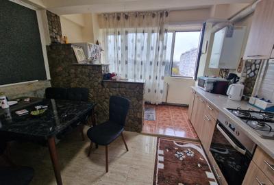 Apartament cu 3 camere decomandat, in zona Podu Ros - 7