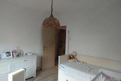 Apartament cu 3 camere decomandat în Berceni - 2