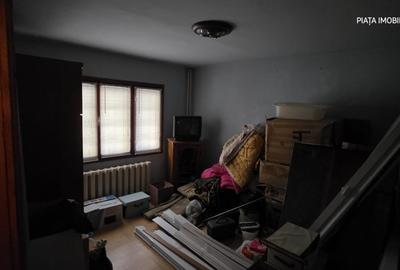 Apartament cu 4 camere decomandat, mobilat în Micro 3 - 5