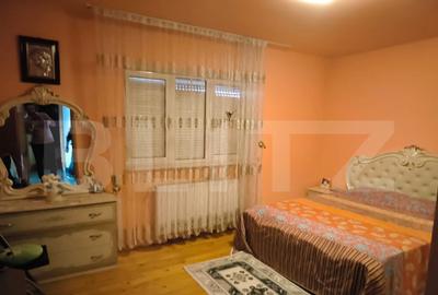 Casă cu 7 camere cu Teren 1430 Mp în Central - 2