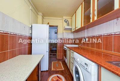 Apartament cu 2 camere decomandat în Piața Centrală - 4