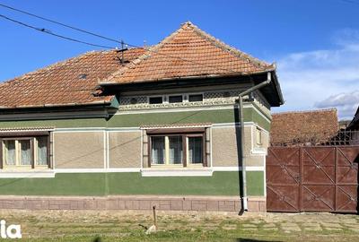 Casă cu 4 camere cu Teren 772 Mp în Șinca - 1