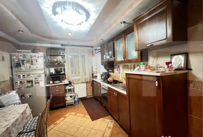 Apartament cu 4 camere decomandat în Central - 4