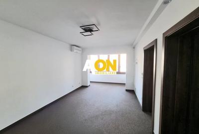 De vanzare apartament 2 camere renovat, etaj 1, Cetate - 2