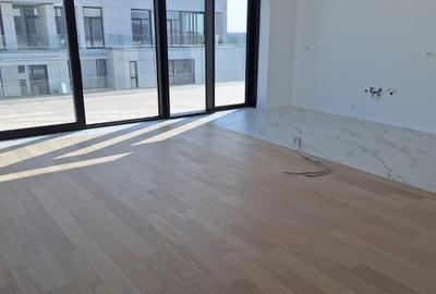 Penthouse cu 4 camere semidecomandat în 13 Septembrie - 2
