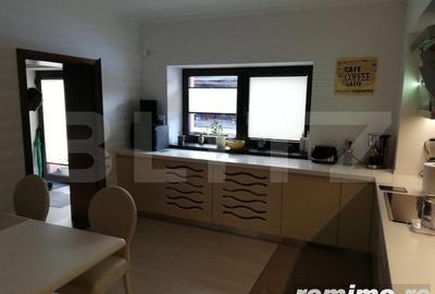 Casă cu 8 camere cu Teren 1545 Mp în Central - 9