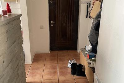 Apartament cu 3 camere semidecomandat în Central - 6