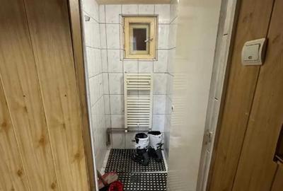 Casă cu 10 camere cu Teren 125 Mp în Lupeni - 2