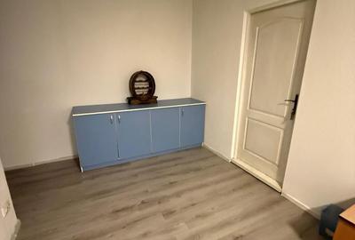 Casă cu 3 camere cu Teren 700 Mp în Central - 1