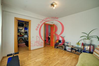 Casa complet mobilata 5 camere 3 bai curte generoasa - 53