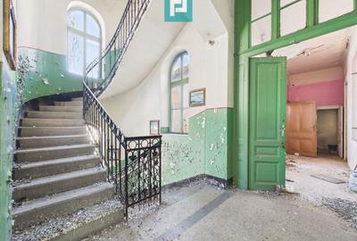 Casă individuală cu 15 camere cu Canalizare în Central - 2