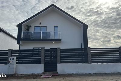 Casă cu 4 camere în Berceni