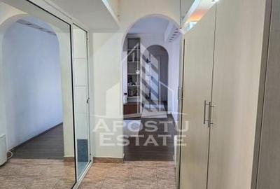 Apartament cu 4 camere, etaj intermediar, zona Dacia - 5