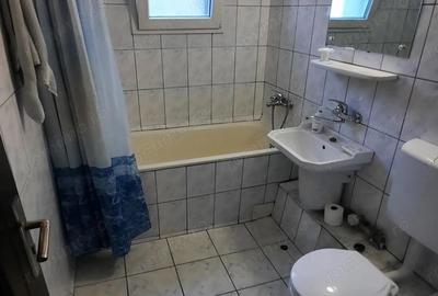 Apartament cu 3 camere decomandat în Între Lacuri - 1