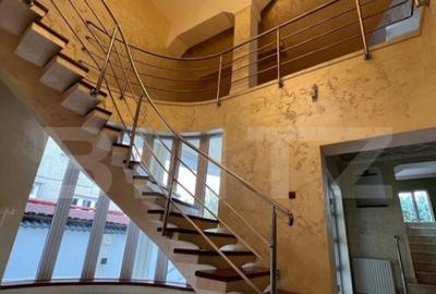 Casă cu 5 camere cu Teren 500 Mp în Botizului