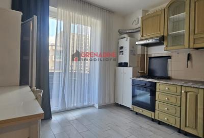 Apartament cu 2 camere decomandat în Tractorul - 2