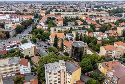 Spațiu comercial, de 120 mp, în Central - 3