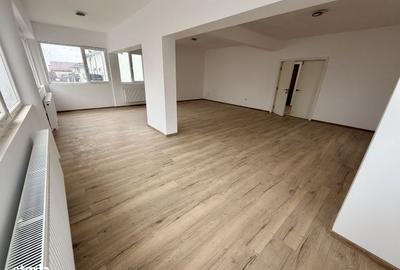 Casă cu 4 camere în Postăvari - 11