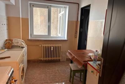 Apartament cu 3 camere decomandat în Calea București - 2