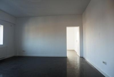 INCHIRIEZ ETAJ 3 CLADIRE BIROURI OTOPENI - 11