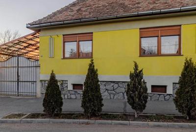 Casă cu 3 camere cu Teren 1310 Mp în Gușterița