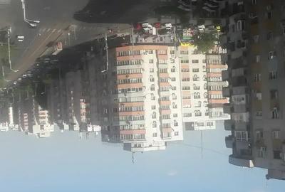 Apartament cu 3 camere semidecomandat în Moșilor