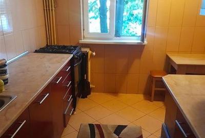 Apartament cu 4 camere decomandat, mobilat în Casin - 3