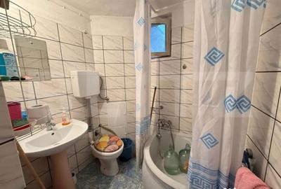 Casă cu 5 camere cu Teren 3700 Mp în Debarcader - 3