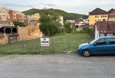 Vand teren central 1460m2 - 1