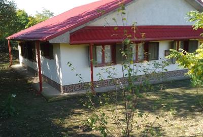 Casă cu 6 camere în Almălău - 3