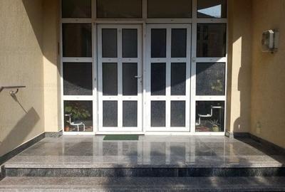 Izbiceni-Damaroaia-Casa Presei,P+E+M,zona verde,aerisita,casa luminoasa,6 camere - 7