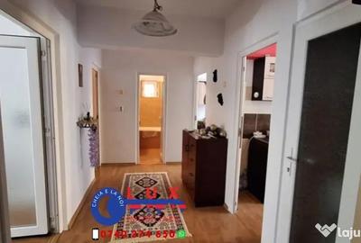 Apartament cu 3 camere decomandat în E3