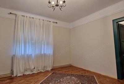 Casă cu 3 camere în Complex Studențesc