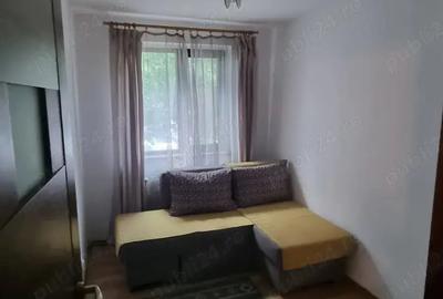 Apartament cu 3 camere semidecomandat în 9 Mai - 8