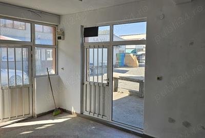 Spațiu comercial, de 50 mp, în Central - 3