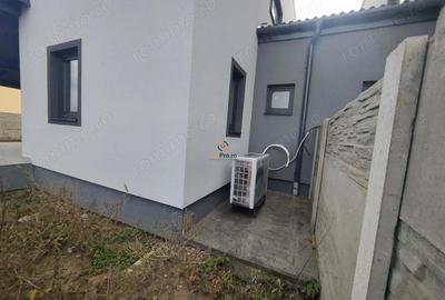 Casă cu 3 camere cu Teren 300 Mp în Central - 1