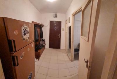 3 camere,CLASIC, metrou Pacii,zona Apusului, str Apele Vii, semistral - 2