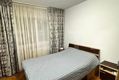 Apartament de vanzare, cu 3 camere, decomandat, etaj 1, zona Tractorul - 3